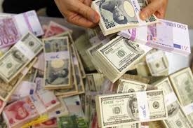 سعر الدولار اليوم  ارتفاع بالموازي واستقرار بالبنوك